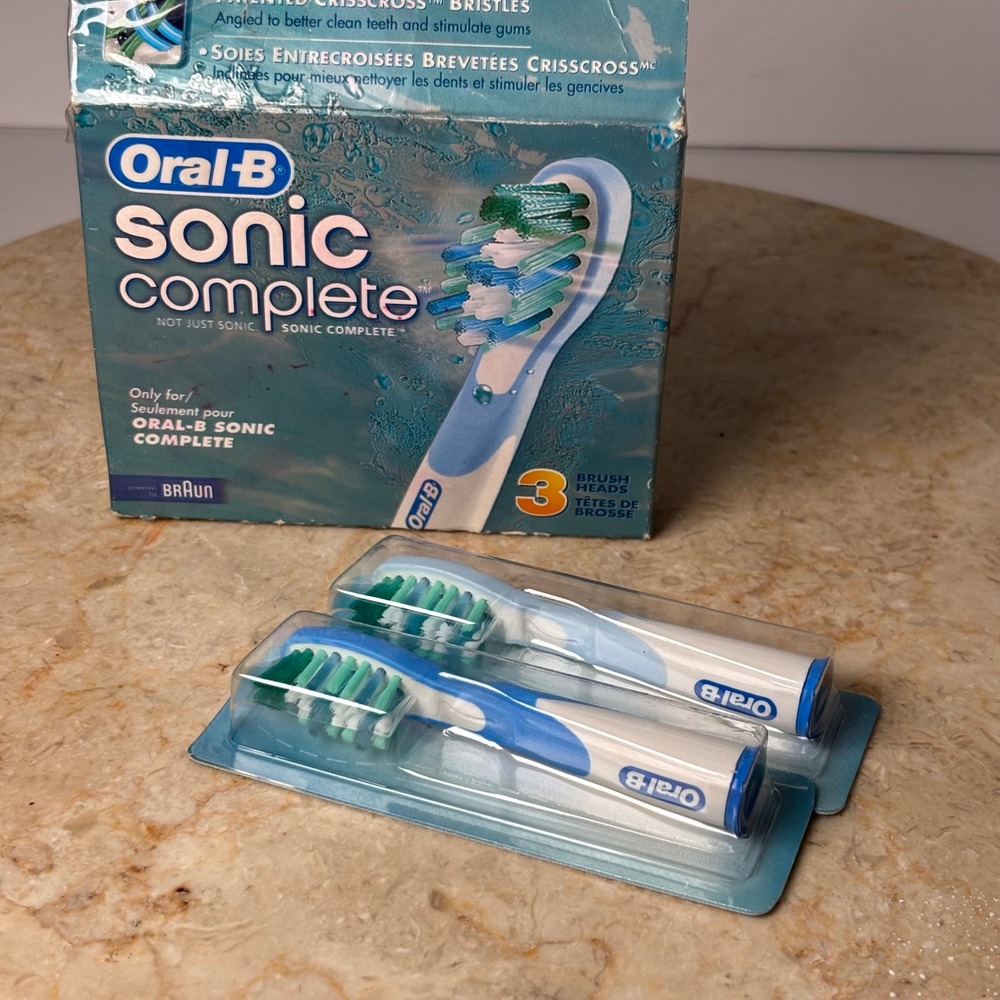 Oral-B Sonic Complete Replacement Brush Heads 2ct Blue CrissCross Bristles Braun